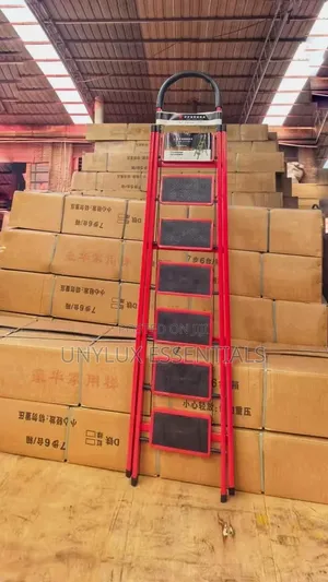 Sturdy 7 Step Red Colour Ladder