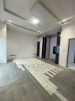 Mini Flat in Chevron for rent