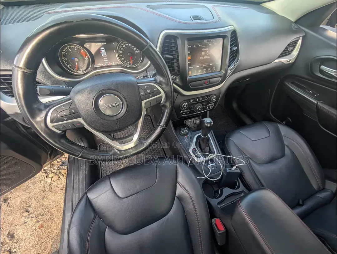Jeep Cherokee Trailhawk 4x4 2016 Gray