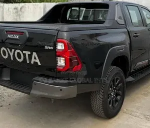 Hilux Boot Cover 2018