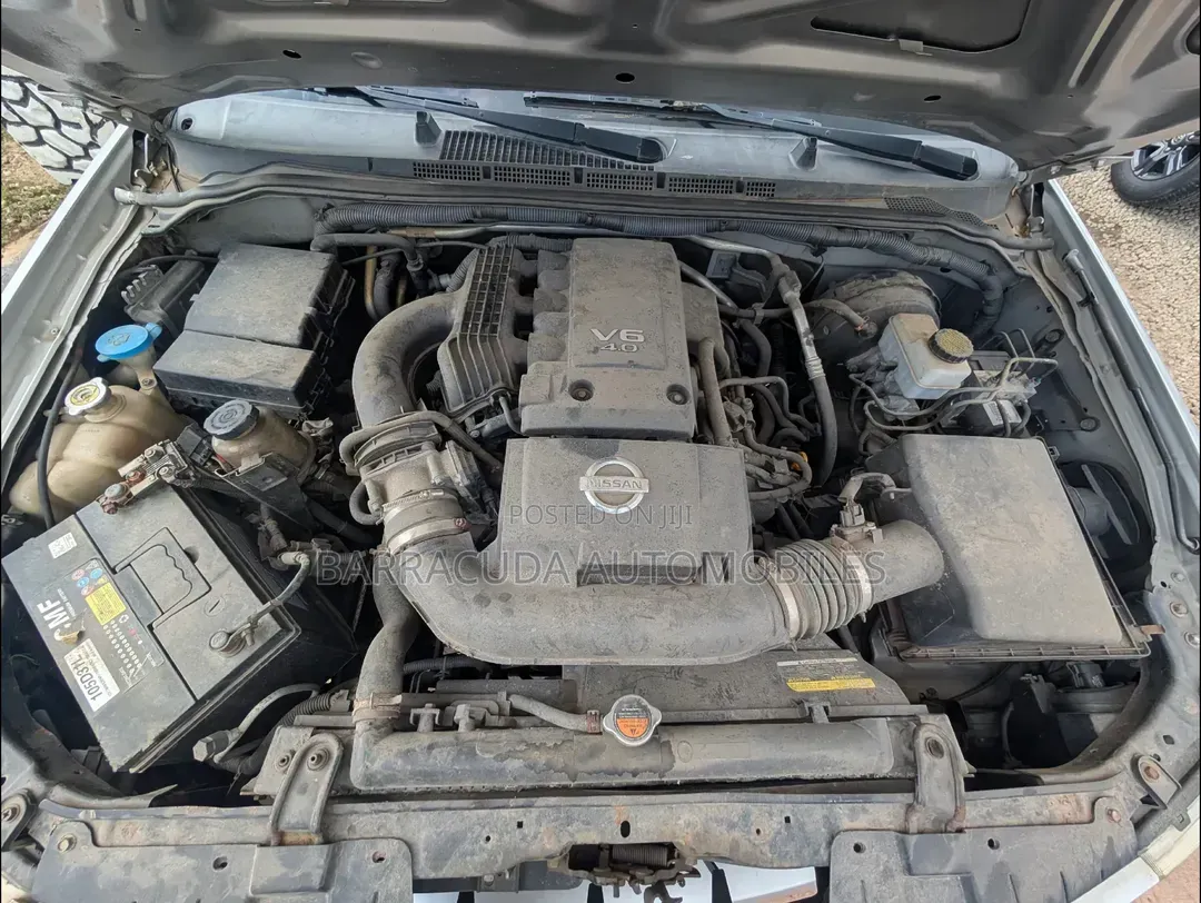 Nissan Frontier 2012 Silver