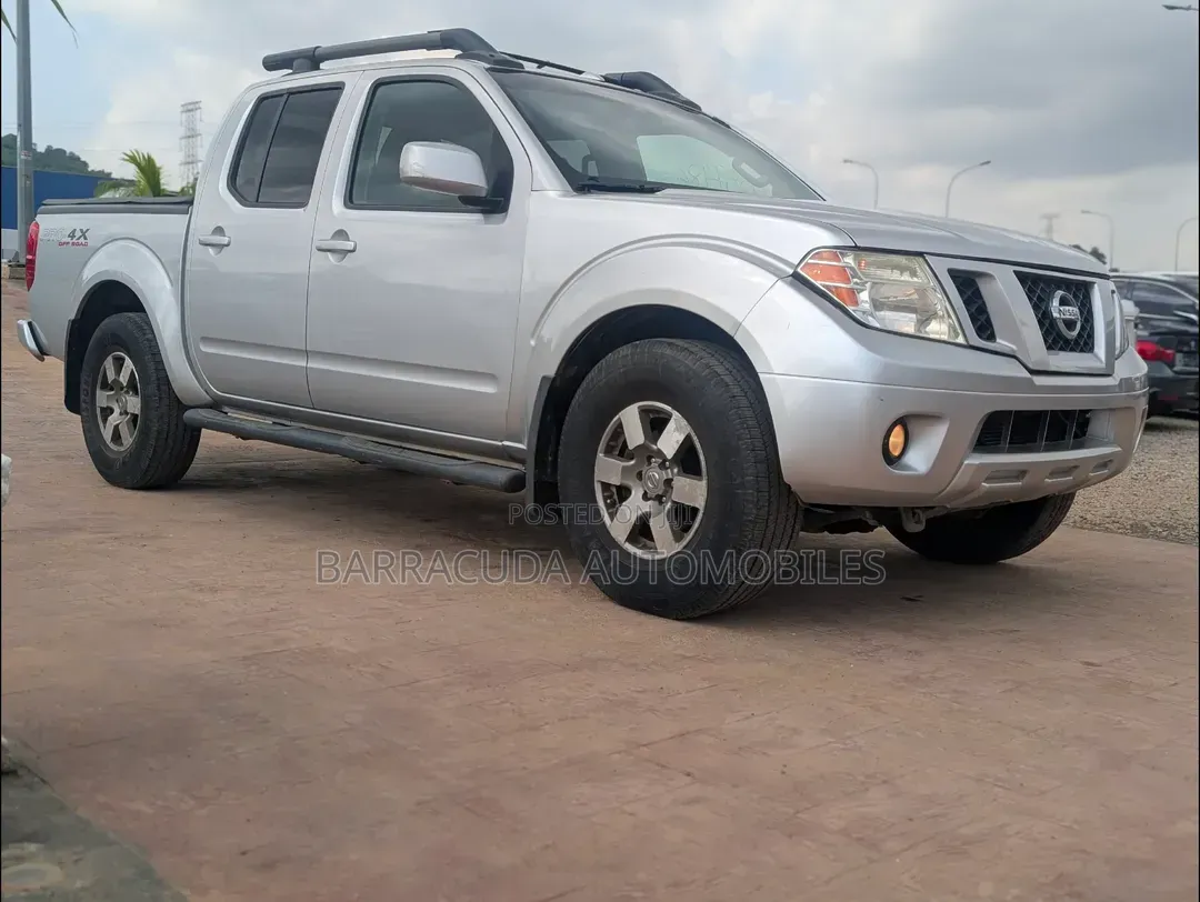 Nissan Frontier 2012 Silver