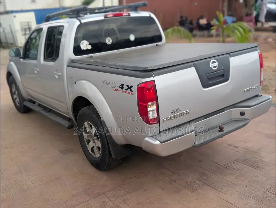 Nissan Frontier 2012 Silver