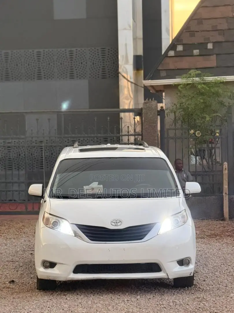 Toyota Sienna 2014 White