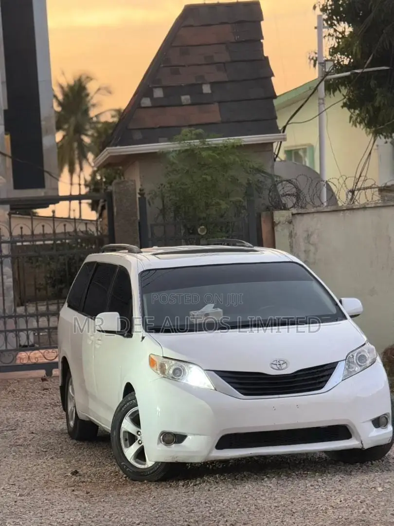Toyota Sienna 2014 White
