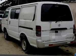 Toyota HiAce 2001 White