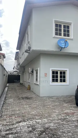 Furnished 3bdrm Duplex in Lekki Phase 1 for rent