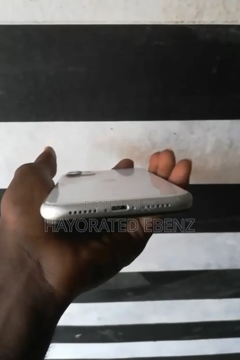 Apple iPhone 11 128 GB White