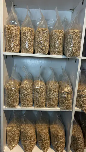 Premium Honey Beans (Ewa Oloyin) – Hand Picked Clean 1kg