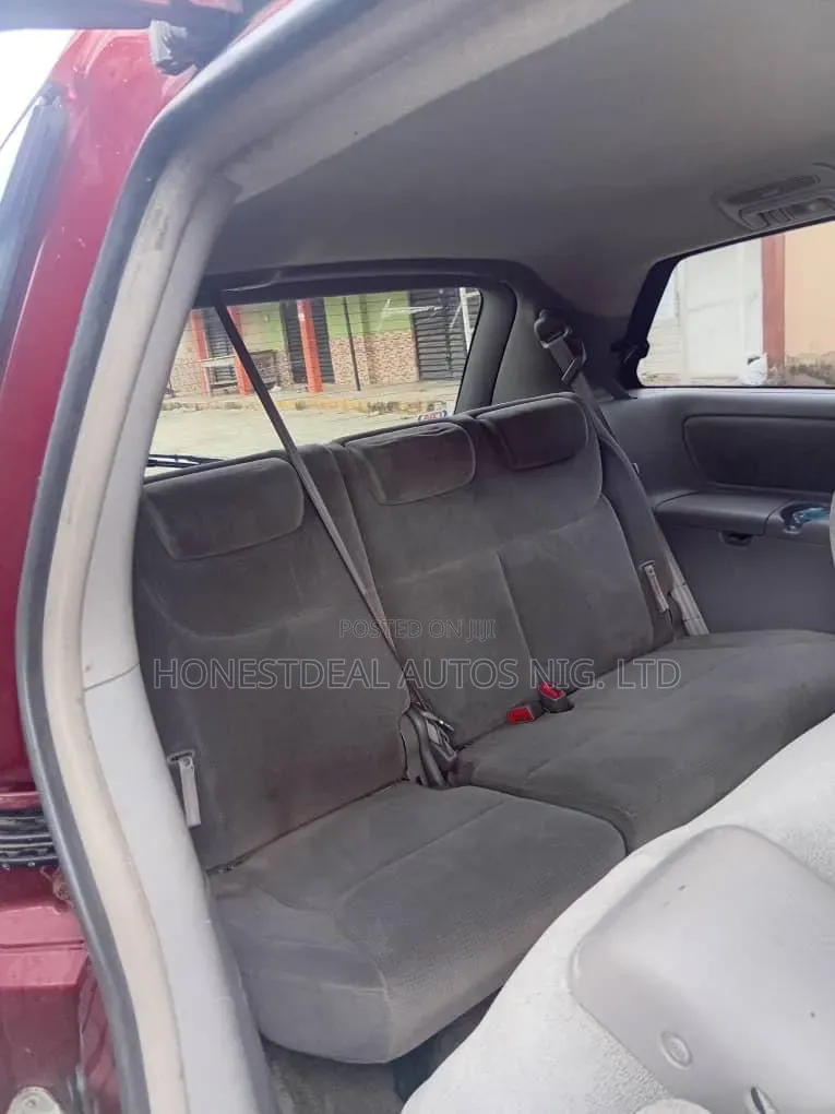 Toyota Sienna 2005 Red