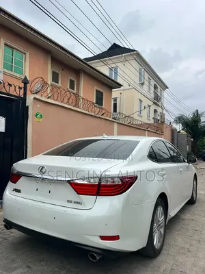 Lexus ES 2013 White