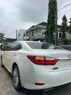 Lexus ES 2013 White