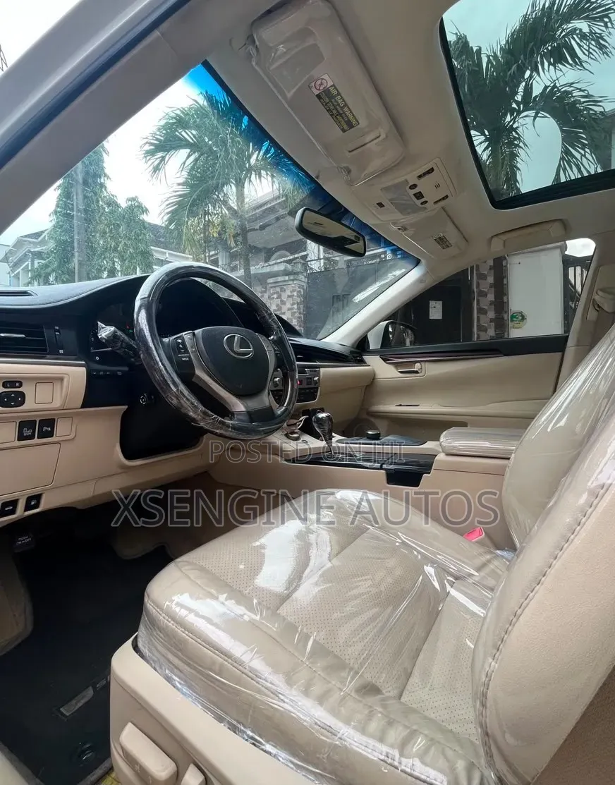 Lexus ES 2013 White