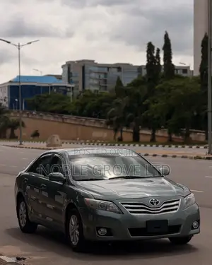 Toyota Camry XLE 4dr Sedan (2.5L 4cyl 6AM) 2010 Blue