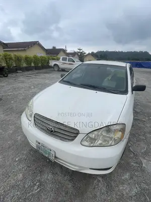 Toyota Corolla LE 2004 White