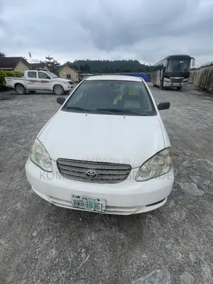 Toyota Corolla LE 2004 White