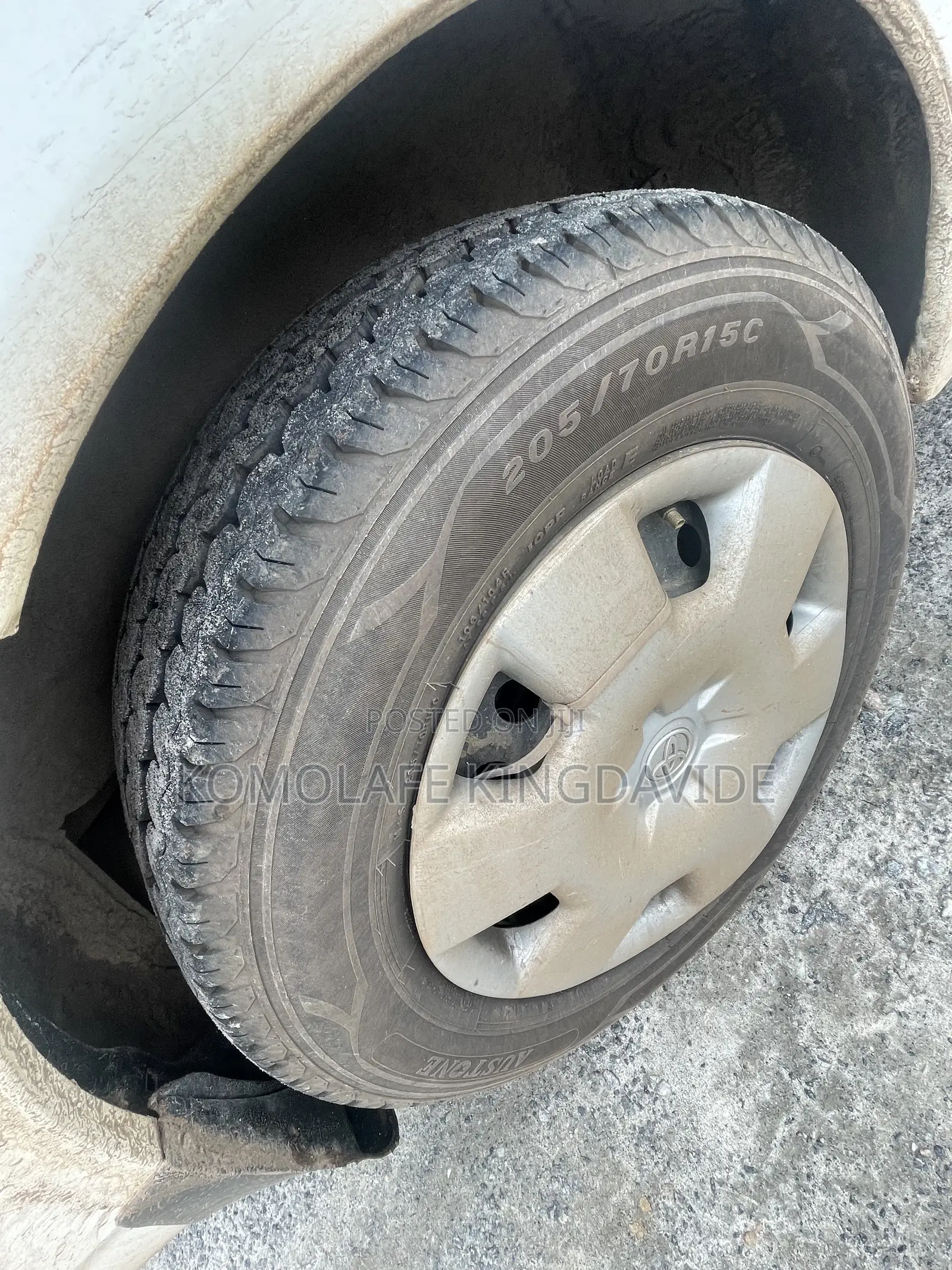 Toyota Corolla LE 2004 White