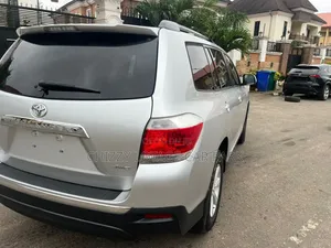Toyota Highlander 2012 Silver