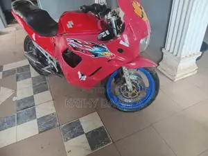 Suzuki GSX-F 2000 Red