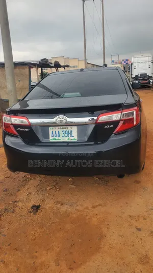 Toyota Camry XLE 4dr Sedan (2.5L 4cyl 6A) 2013 Gray