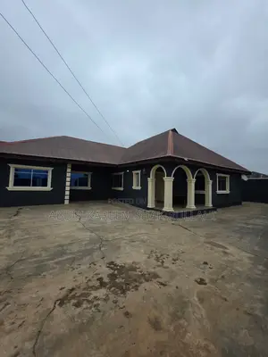 Furnished 3bdrm House in Alakia for sale