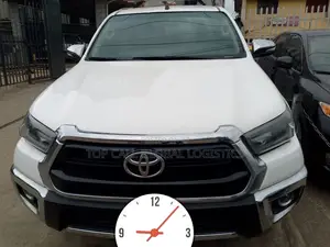 Toyota Hilux Revo Double Cab Petrol 2.7 AWD 2017 White