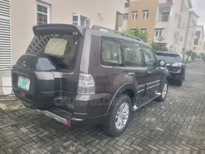 Mitsubishi Pajero 2018 Gray
