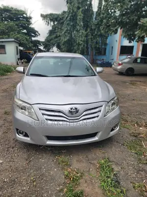 Toyota Camry LE 4dr Sedan (2.5L 4cyl 6AM) 2010 Silver