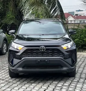 Toyota RAV4 XLE AWD 2024 Black
