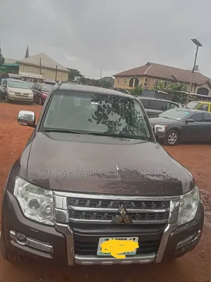 Mitsubishi Pajero 2018 Gray