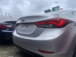 Hyundai Elantra 2015 Silver
