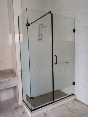 Frameless Glass Shower Cubicle