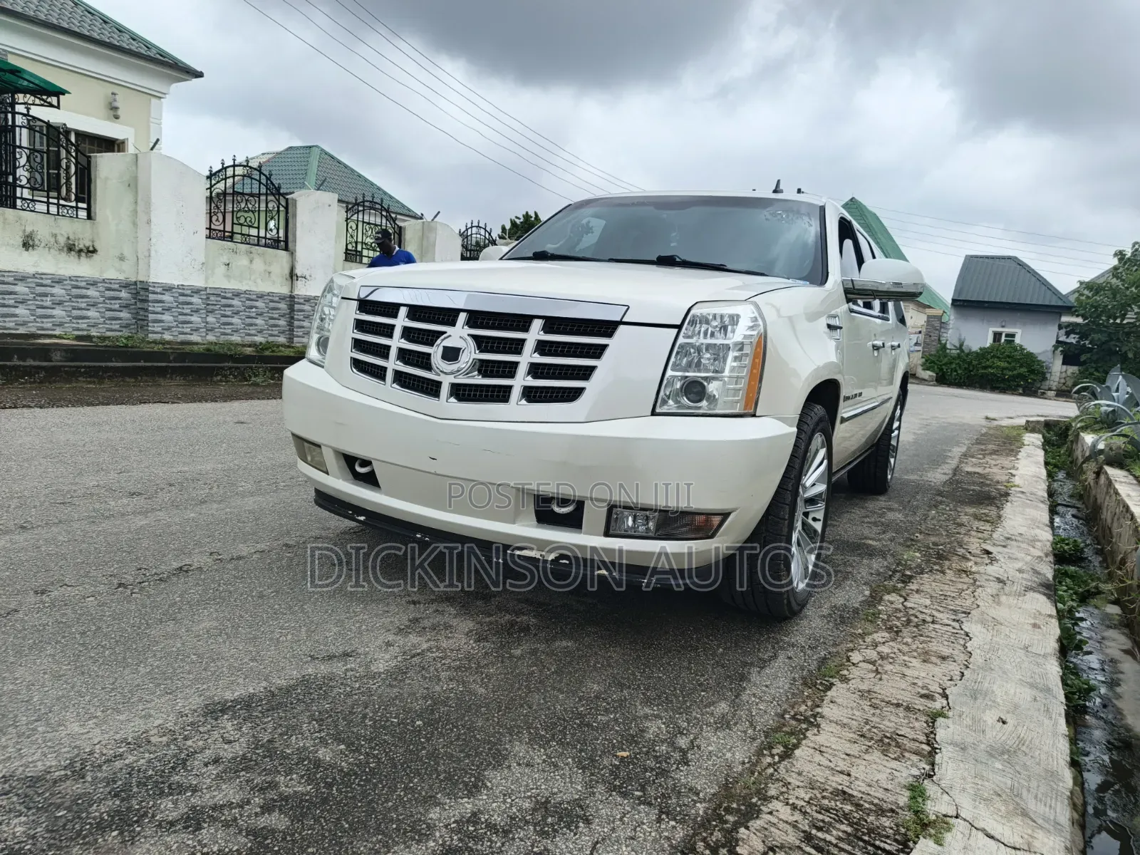 Cadillac Escalade 2011 White