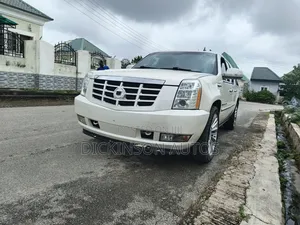 Cadillac Escalade 2011 White