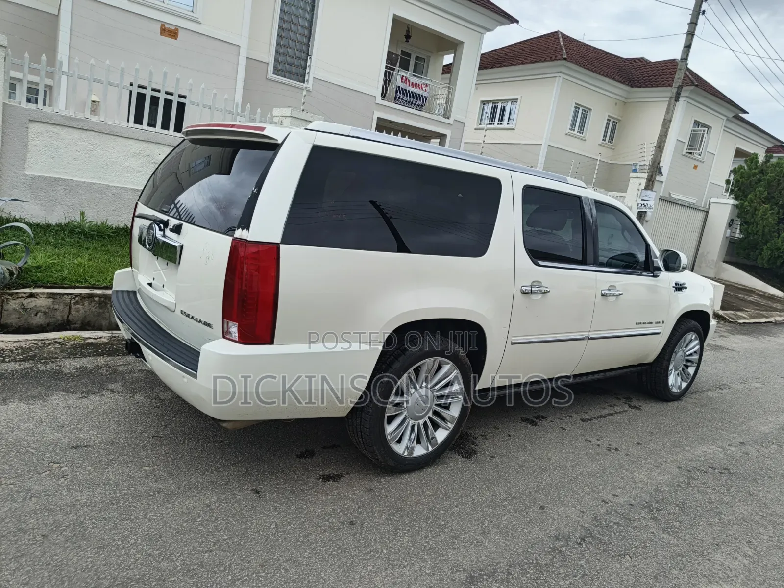Cadillac Escalade 2011 White