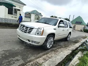 Cadillac Escalade 2011 White