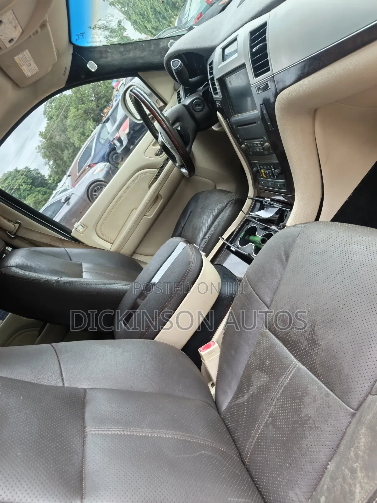 Cadillac Escalade 2011 White