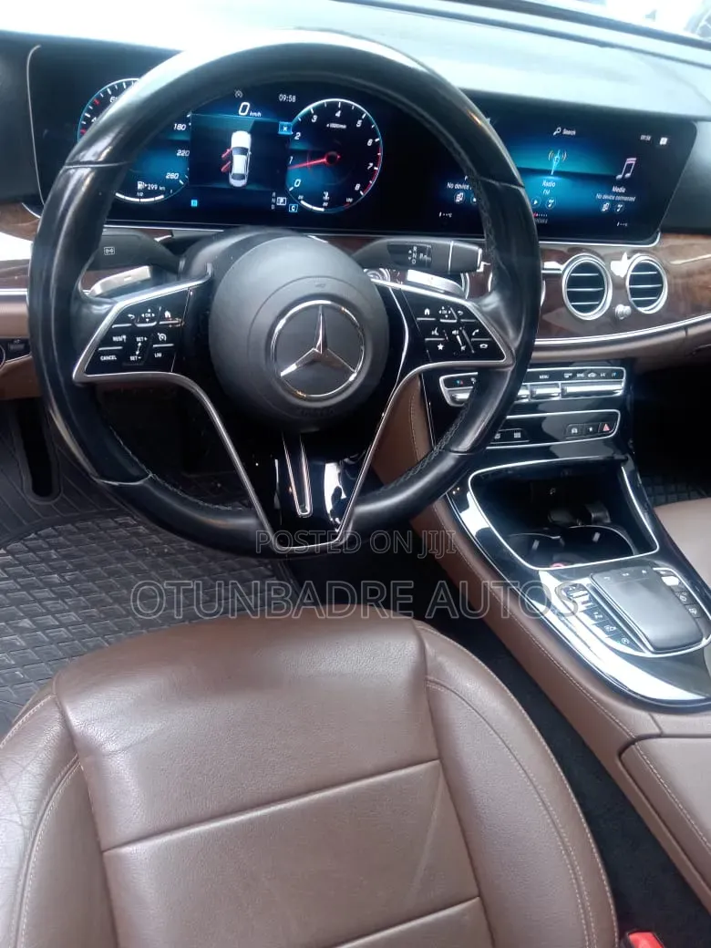 Mercedes-Benz 200E 2021 Black