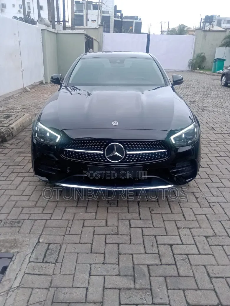 Mercedes-Benz 200E 2021 Black