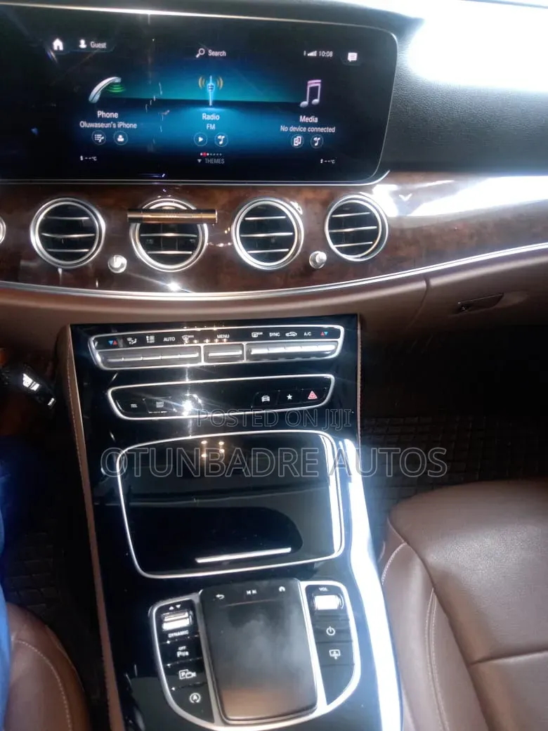 Mercedes-Benz 200E 2021 Black