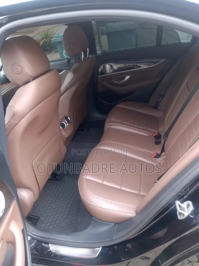 Mercedes-Benz 200E 2021 Black