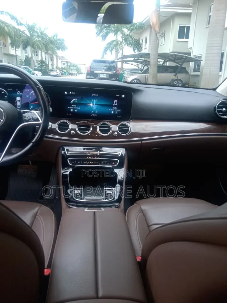 Mercedes-Benz 200E 2021 Black