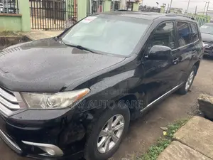Toyota Highlander SE 2012 Black