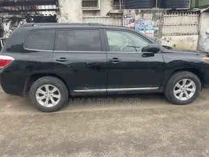Toyota Highlander SE 2012 Black