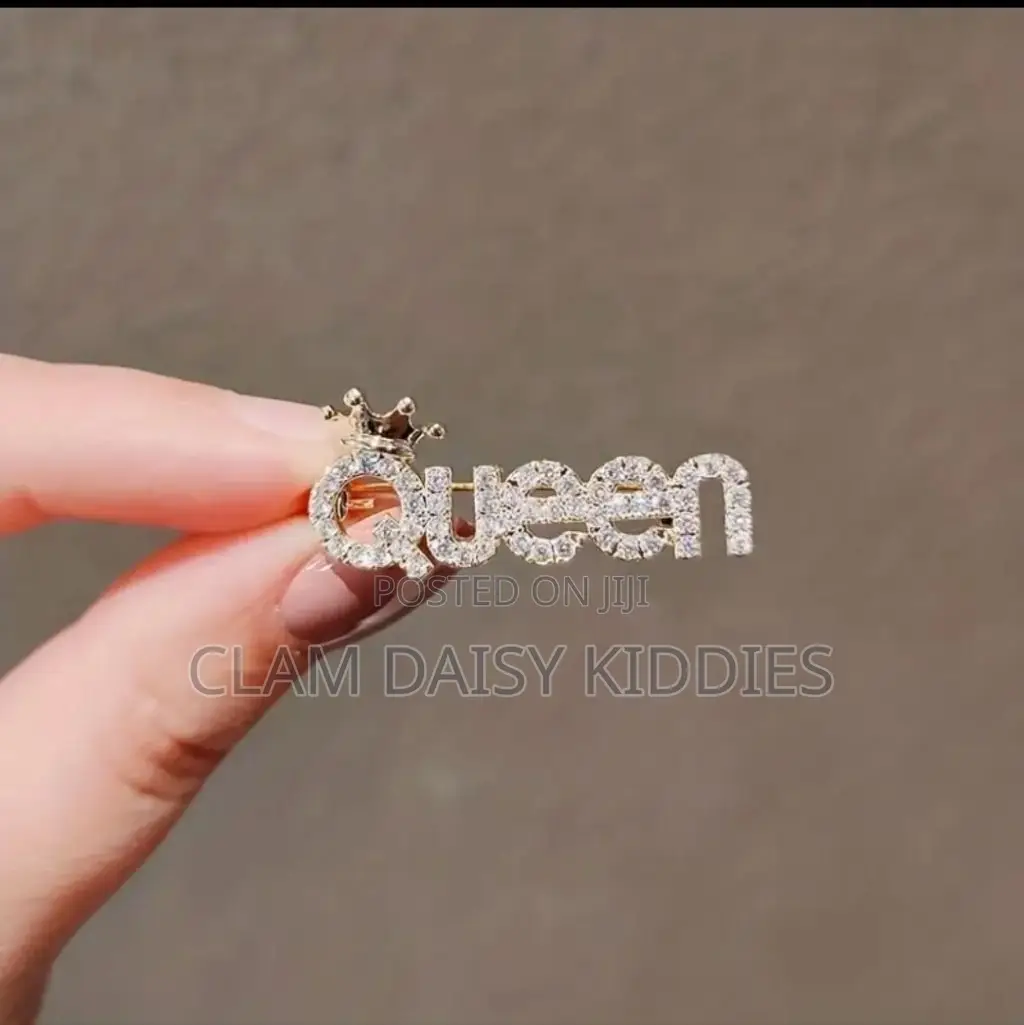 Elegant Butterfly Brooch 🦋