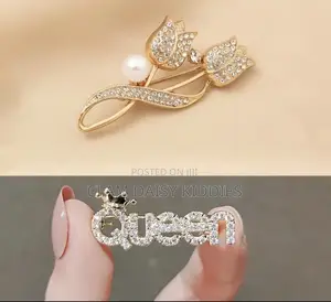 Elegant Butterfly Brooch 🦋