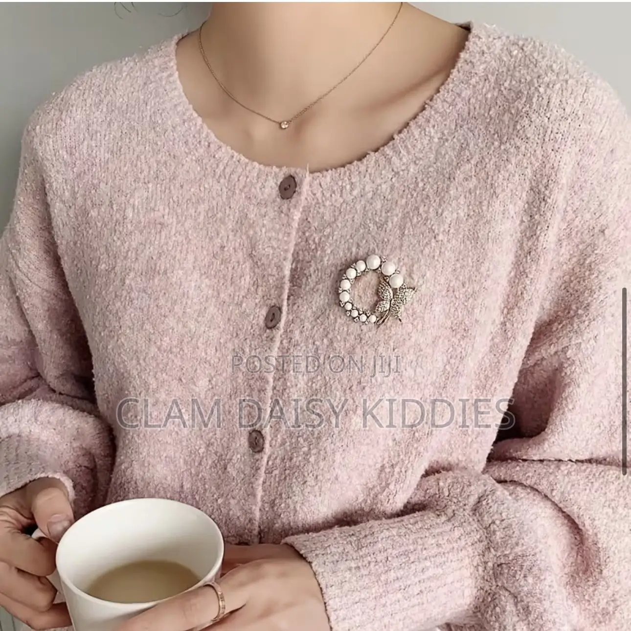 Elegant Butterfly Brooch 🦋