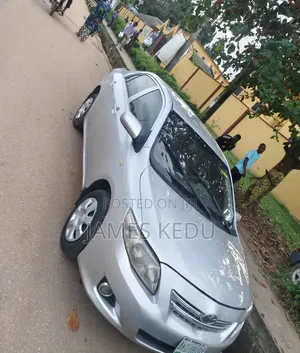 Toyota Corolla 2010 Silver