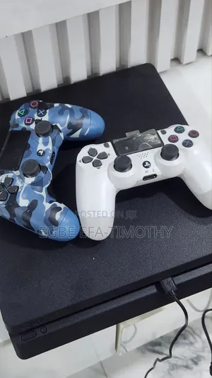 Sony Ps4 Slim With Two Pads