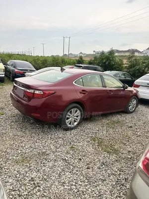 Lexus ES 2014 Red